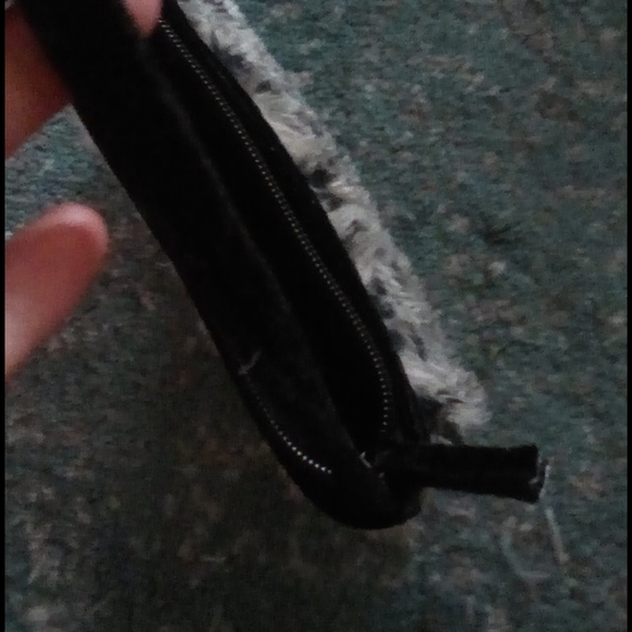 Cute furry mini purse - Picture 2 of 6